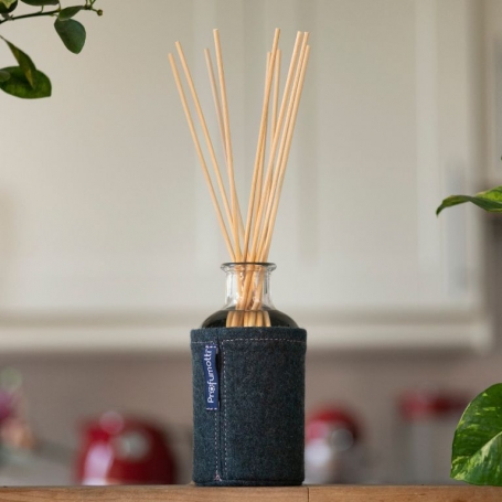 Diffusore ambiente con bastoncini rivestito in lana color blu avio
